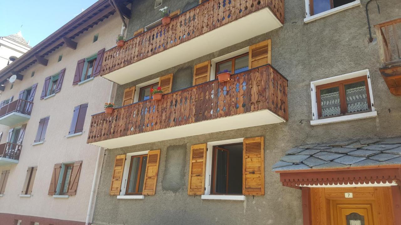 Chambre A Louer A La Nuitee Lanslebourg-Mont-Cenis Exterior foto